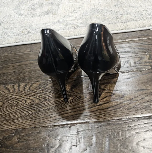 Jessica Simpson Black Pumps, Size 6 - Picture 4 of 6